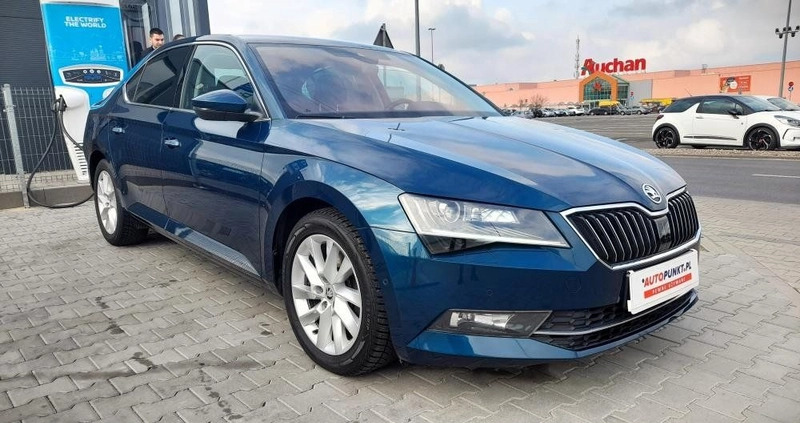 Skoda Superb cena 89900 przebieg: 106299, rok produkcji 2019 z Nekla małe 352
